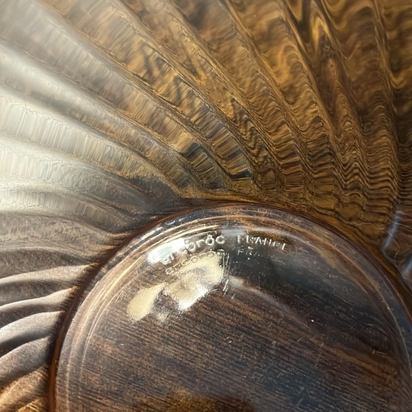 Vintage Arcoroc France pink rosaline swirl 9” glass serving bowl - Picture 2 of 5